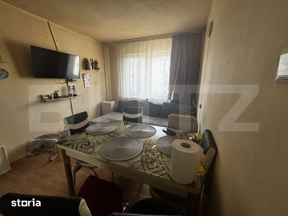 Apartament de vanzare, cu 3 camere, zona Micro 14 — fotografia 2