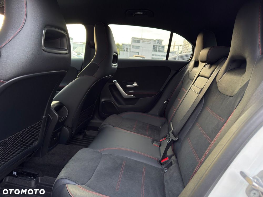 Mercedes-Benz Klasa A 220 4-Matic AMG Line 8G-DCT - 26