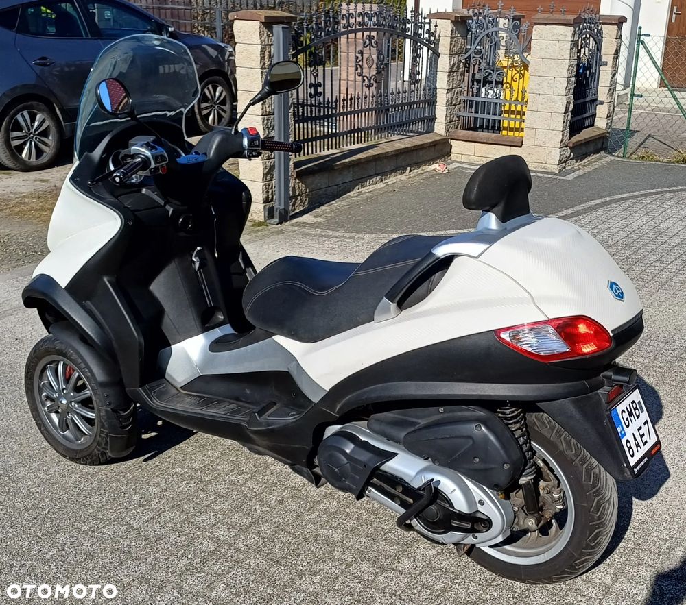 Piaggio MP-3 - 7