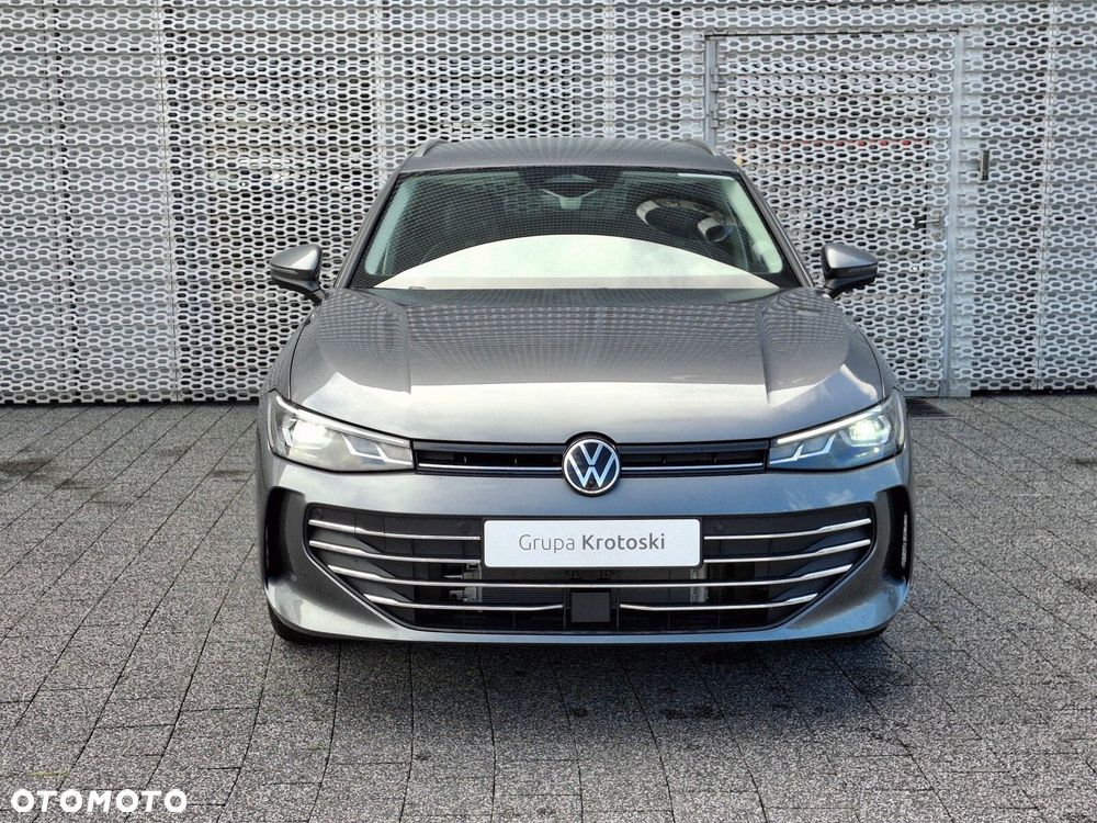 Volkswagen Passat - 4