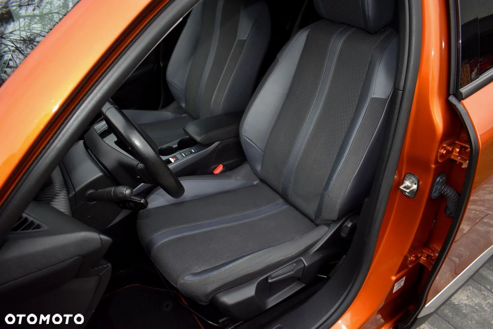 Peugeot 2008 ver-puretech-130-allure - 22