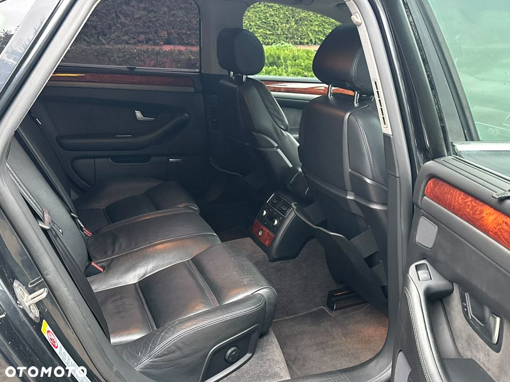 Audi A8 4.2 Quattro - 14