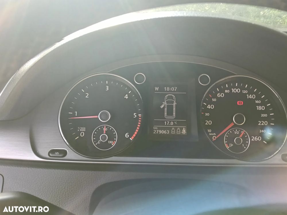 Volkswagen Passat 2.0 TDI BlueMotion Technology Comfortline - 15