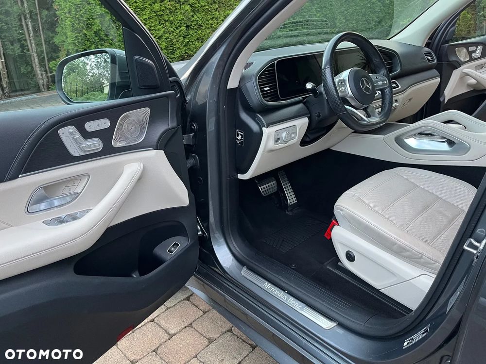 Mercedes-Benz GLS - 24