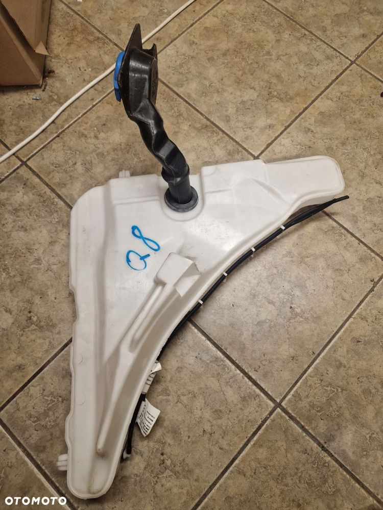 zbiornik spryskiwaczy pompka audi q8 4m0955452 - 1