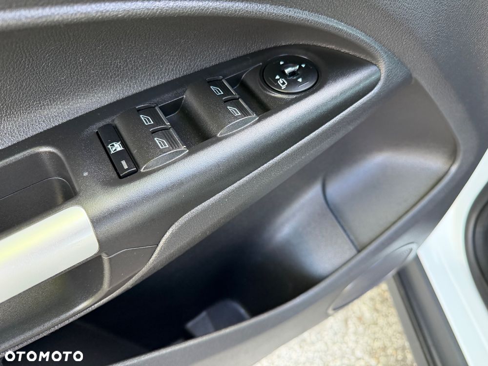 Ford Tourneo Connect 1.6 TDCi ECOnetic Trend - 10