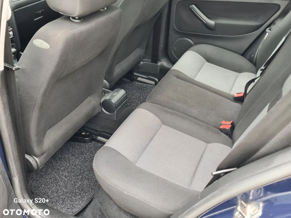 Volkswagen Golf - 12