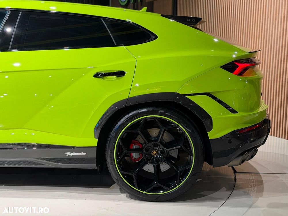 Lamborghini URUS - 32