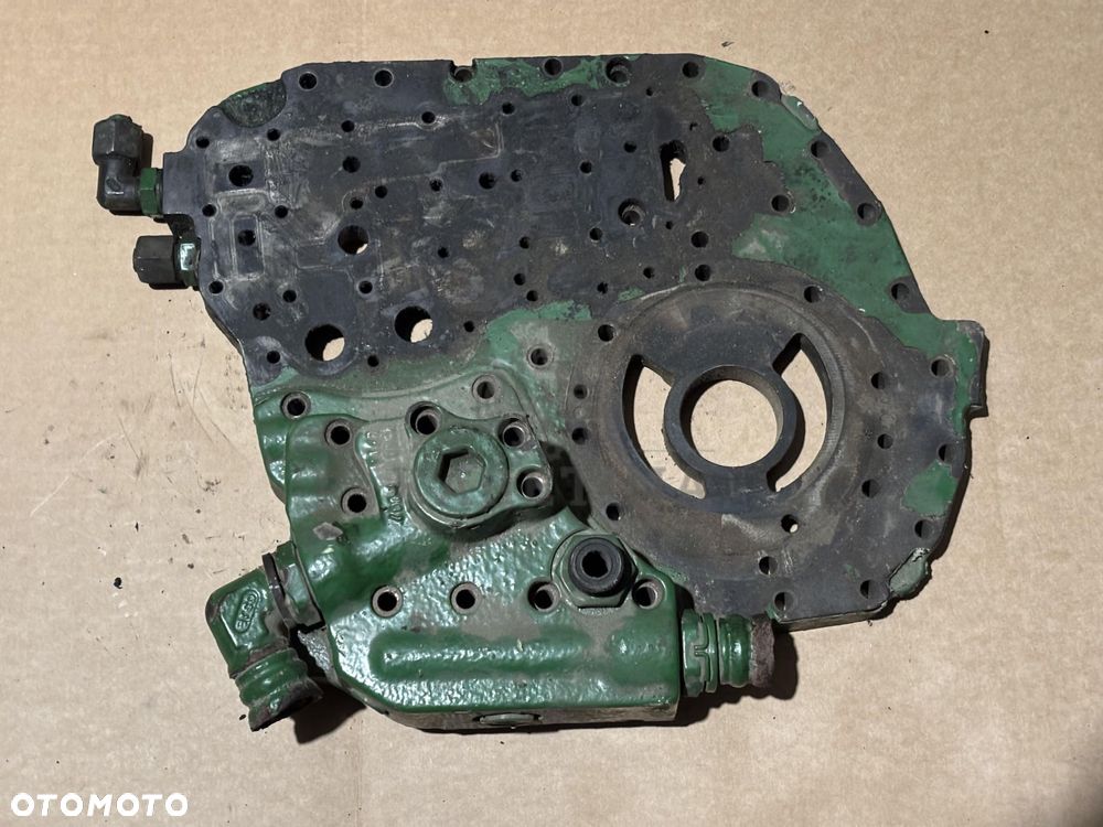 John Deere 6320 6420 6520 6620 6820 6920 Pokrywa Przednia Obudowa Skrzyni 2092401129 L171235 - 1