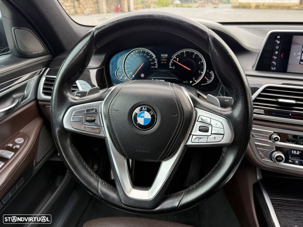 BMW 740 d xDrive Pack M Auto - 15