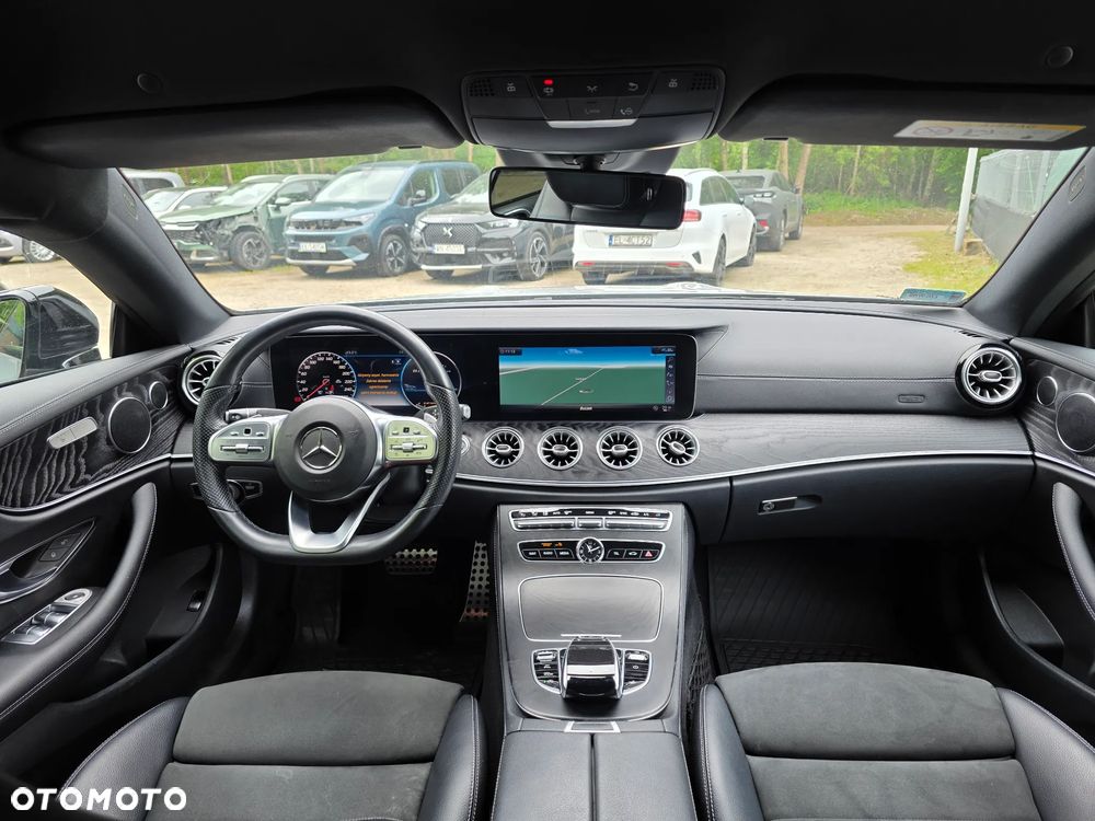Mercedes-Benz Klasa E 200 4-Matic 9G-TRONIC - 16