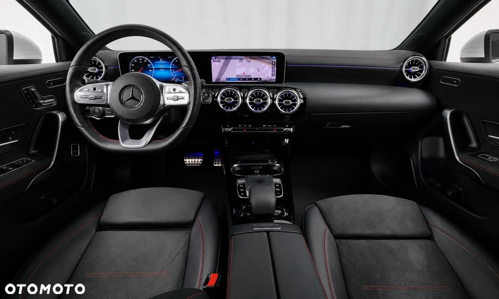 Mercedes-Benz Klasa A 220 4Matic 7G-DCT - 11