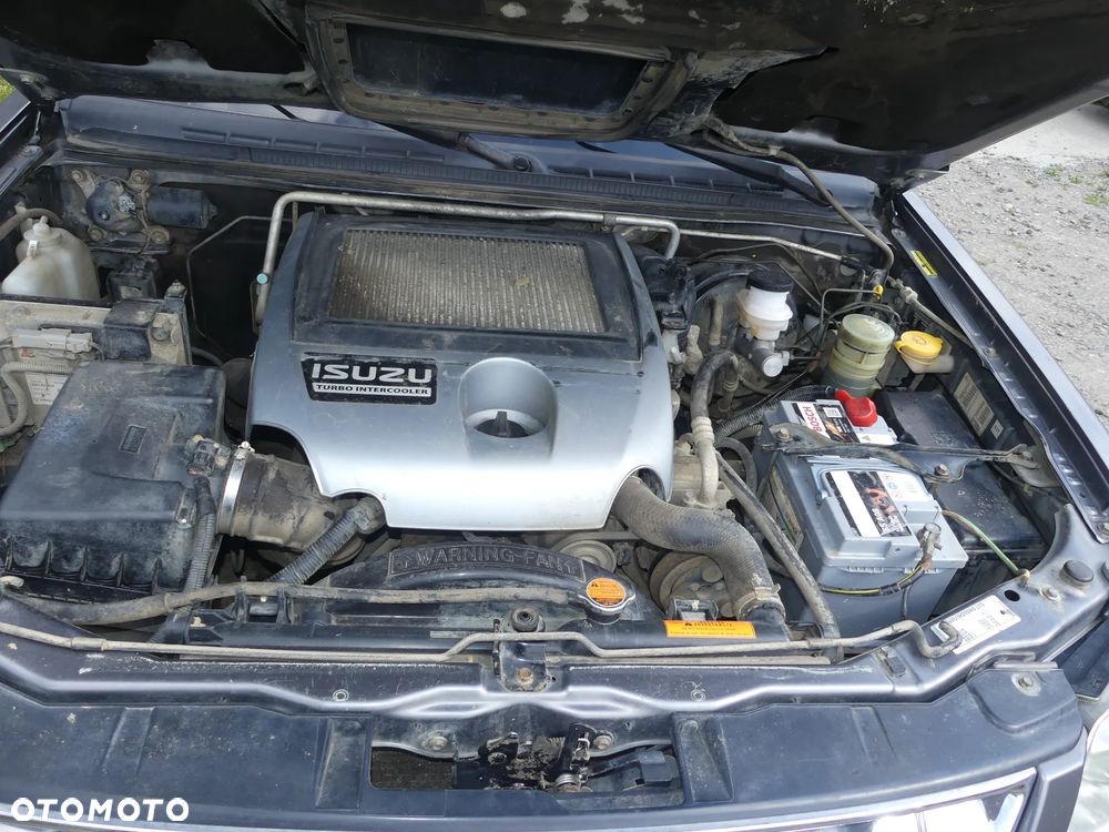 Isuzu D-Max 2.5d DC Custom - 29