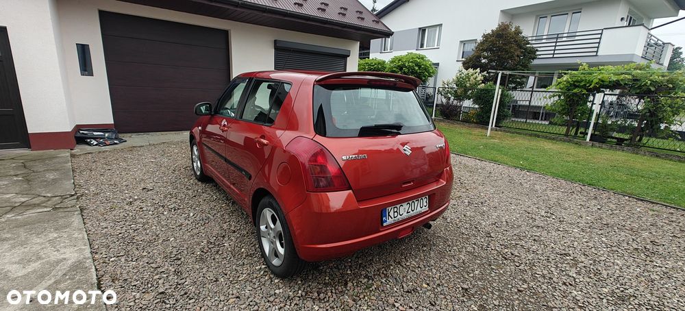 Suzuki Swift - 4