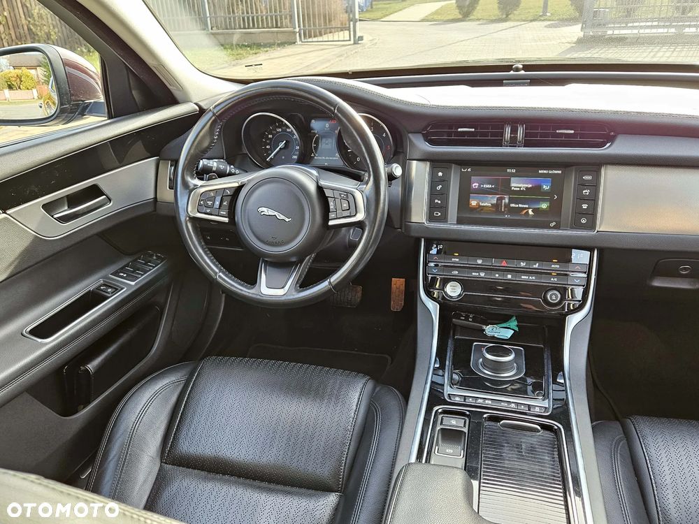 Jaguar XF 2.0 i4D AWD Prestige - 6