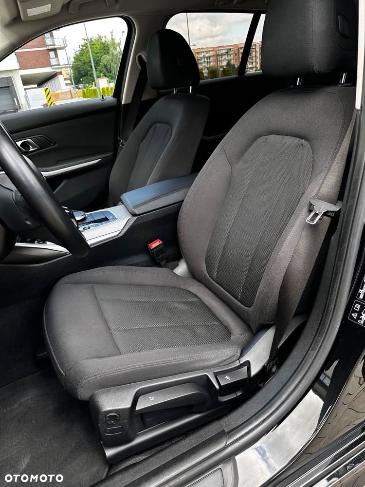 BMW Seria 3 320d xDrive Advantage sport - 20