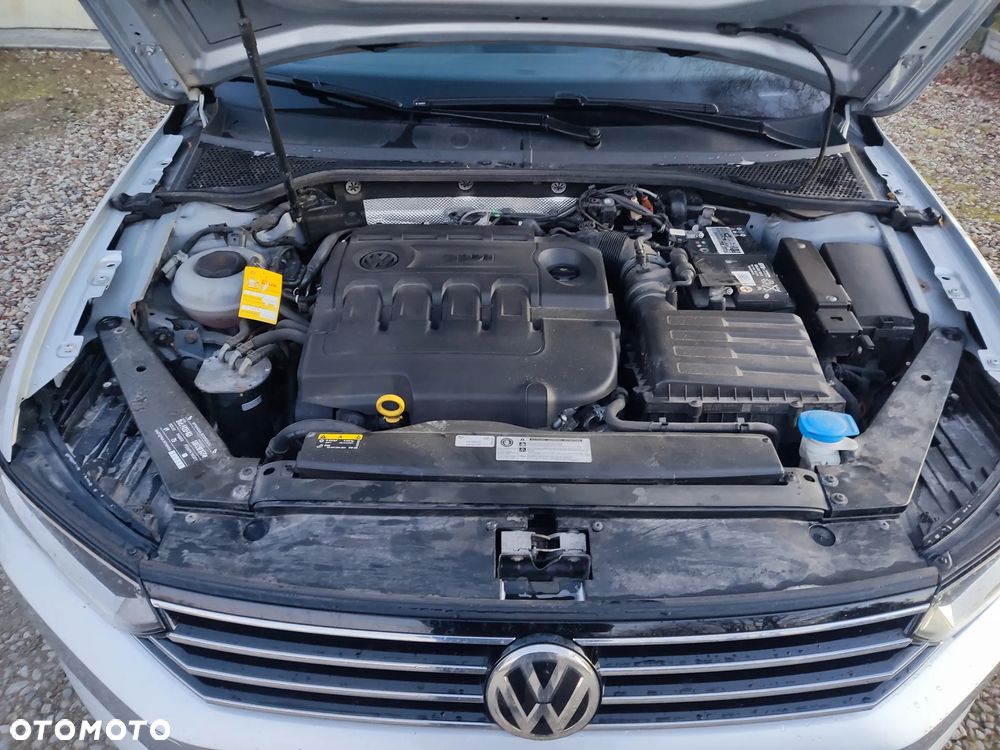 Volkswagen Passat 2.0 TDI BMT Trendline - 16