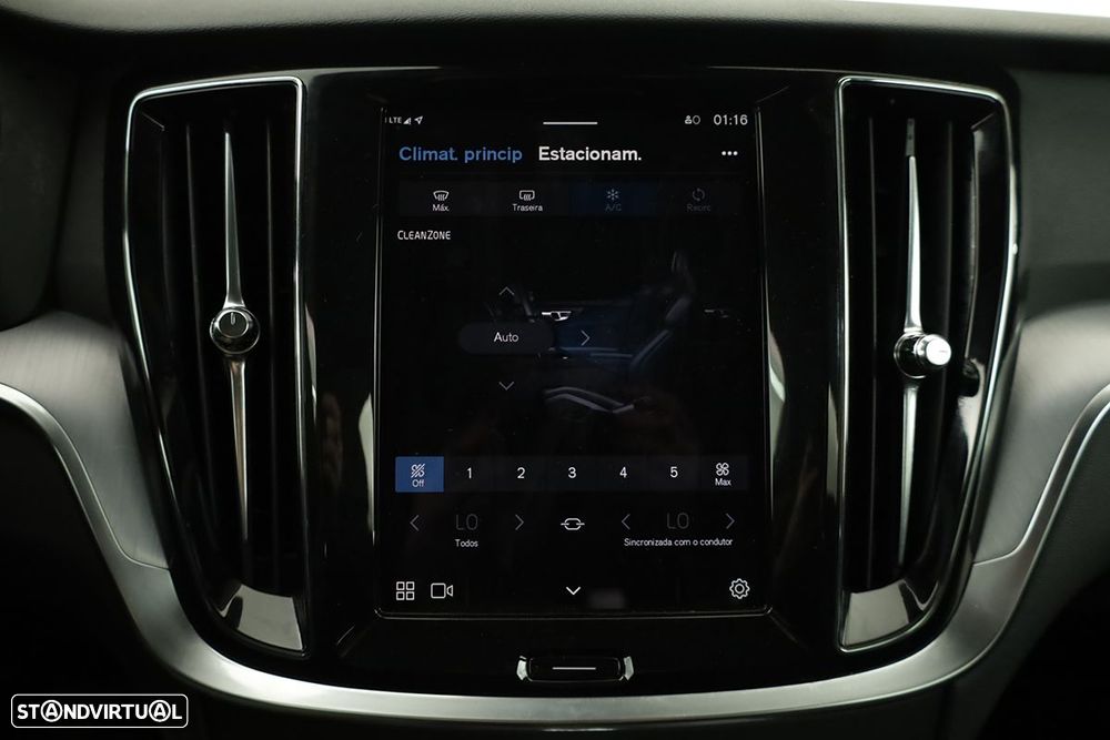 Volvo V60 2.0 T6 AWD TE Plus Bright - 12