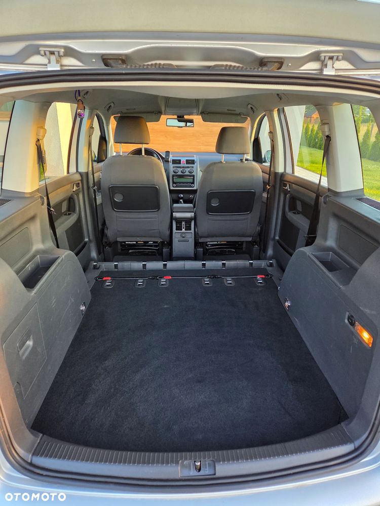 Volkswagen Touran 2.0 TDI Q-Line - 23