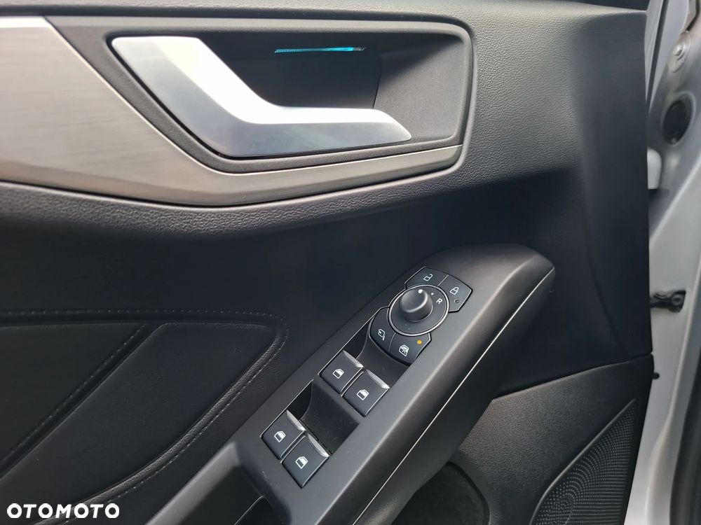 Ford Focus 1.0 EcoBoost mHEV Titanium X - 19