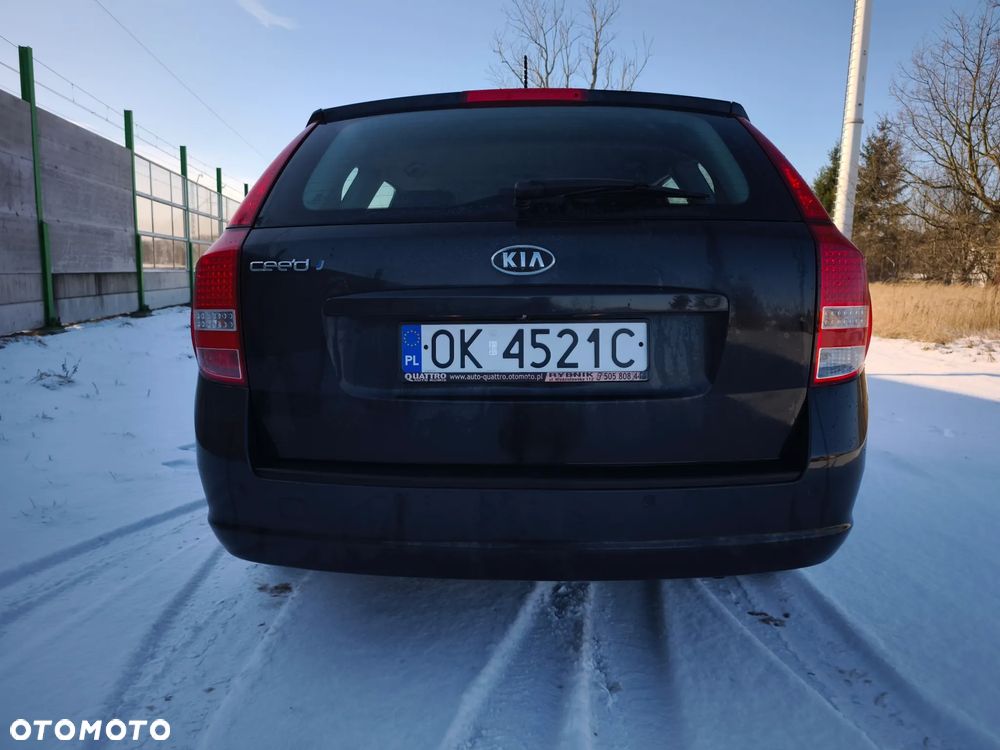 Kia Ceed 1.6 L - 6