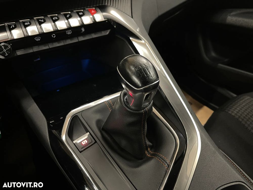 Peugeot 3008 PureTech 130 Stop & Start Active - 28