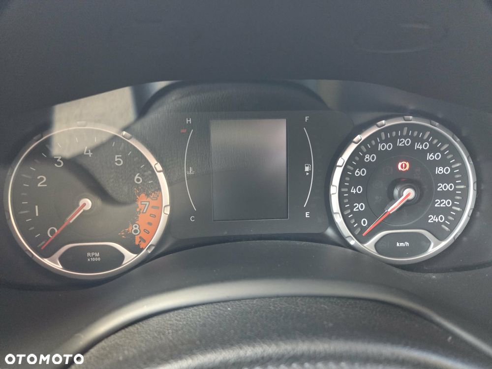 Jeep Renegade 1.6 E-TorQ Sport FWD - 17