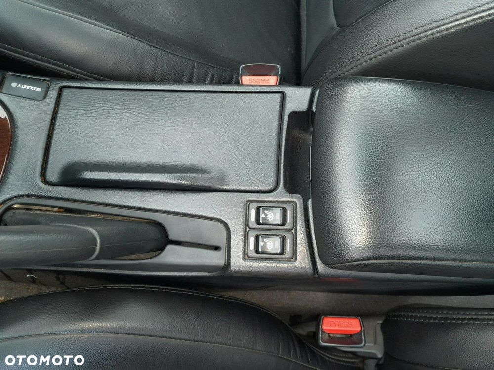 Nissan Maxima 2.0 Elegance - 12