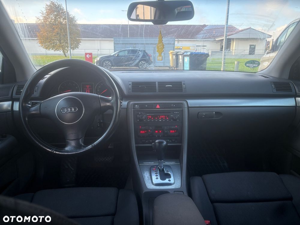 Audi A4 Limousine - 9