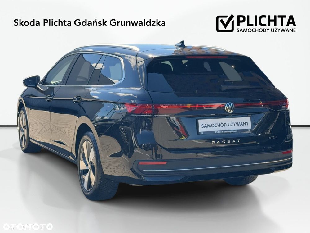Volkswagen Passat - 8