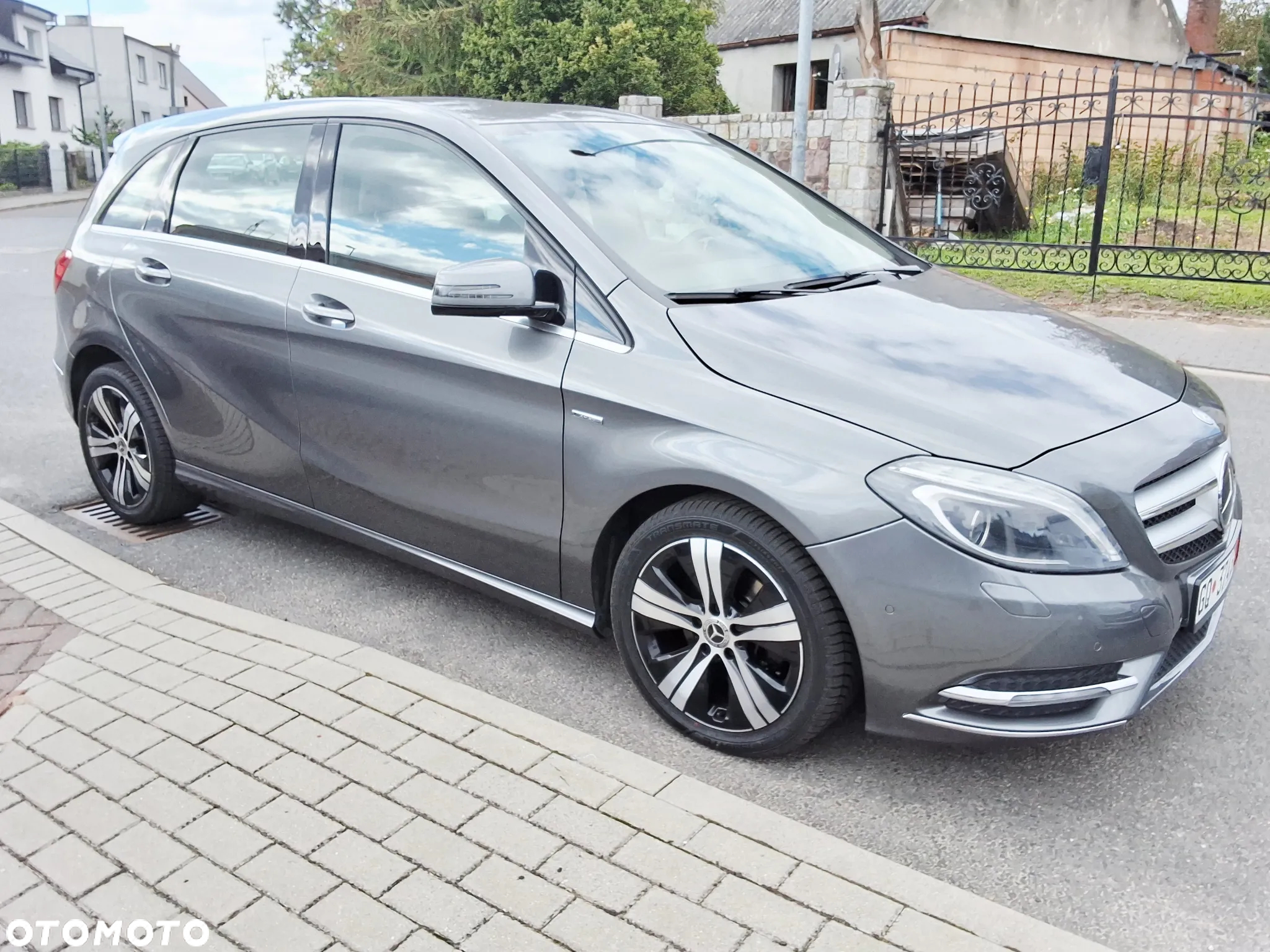 Mercedes-Benz Klasa B 200 7G-DCT Edition - 36