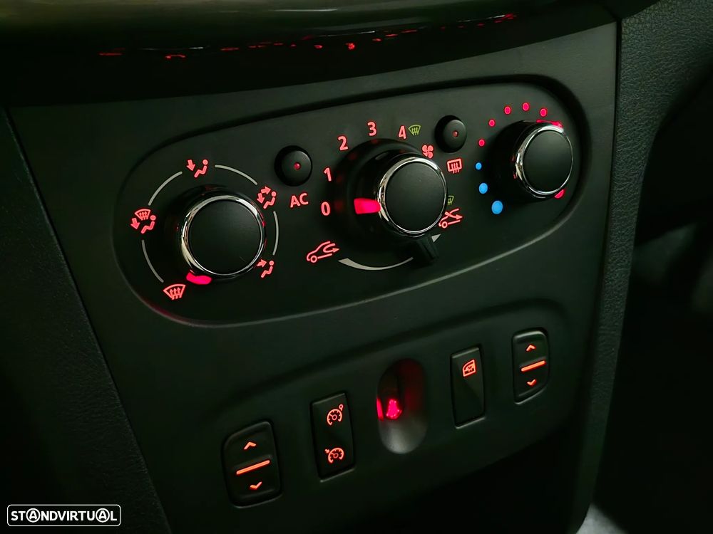 Dacia Sandero 0.9 TCe Stepway - 16