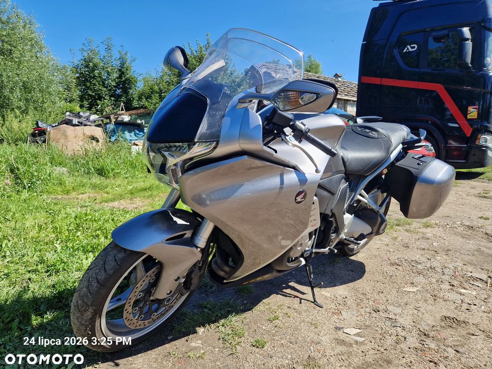 Honda VFR - 1