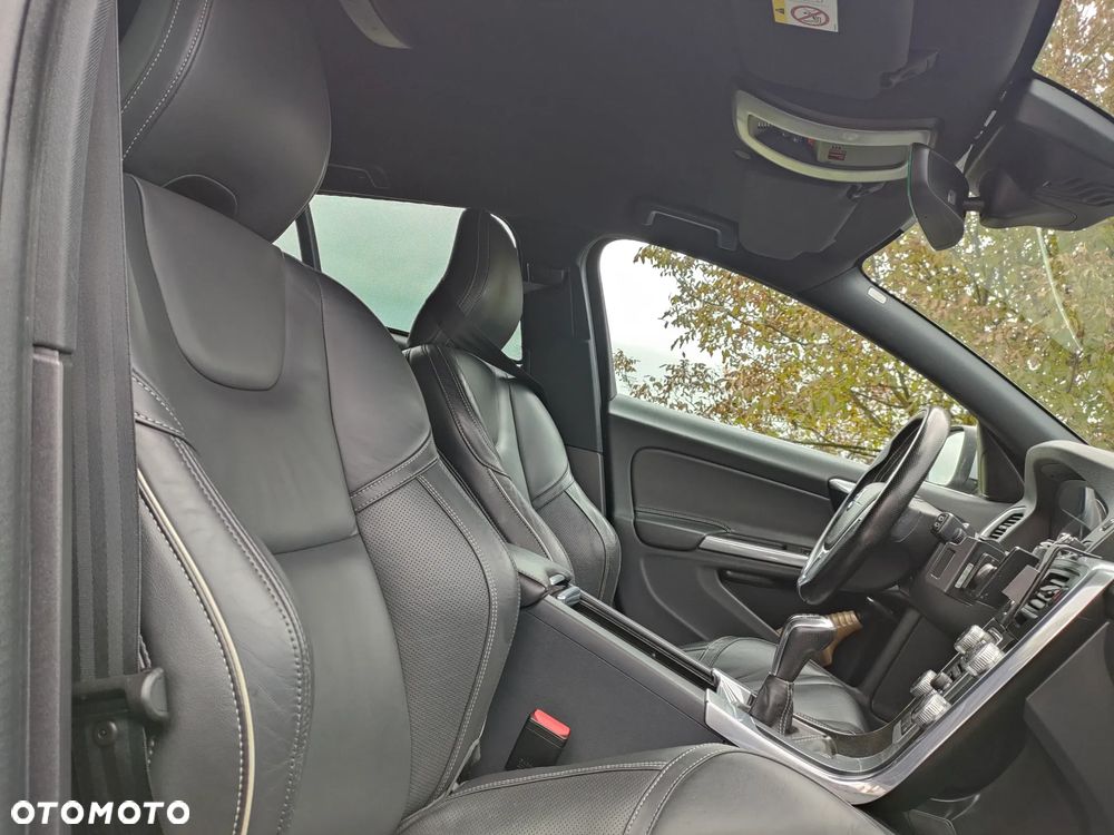 Volvo V60 D3 R-Design - 21