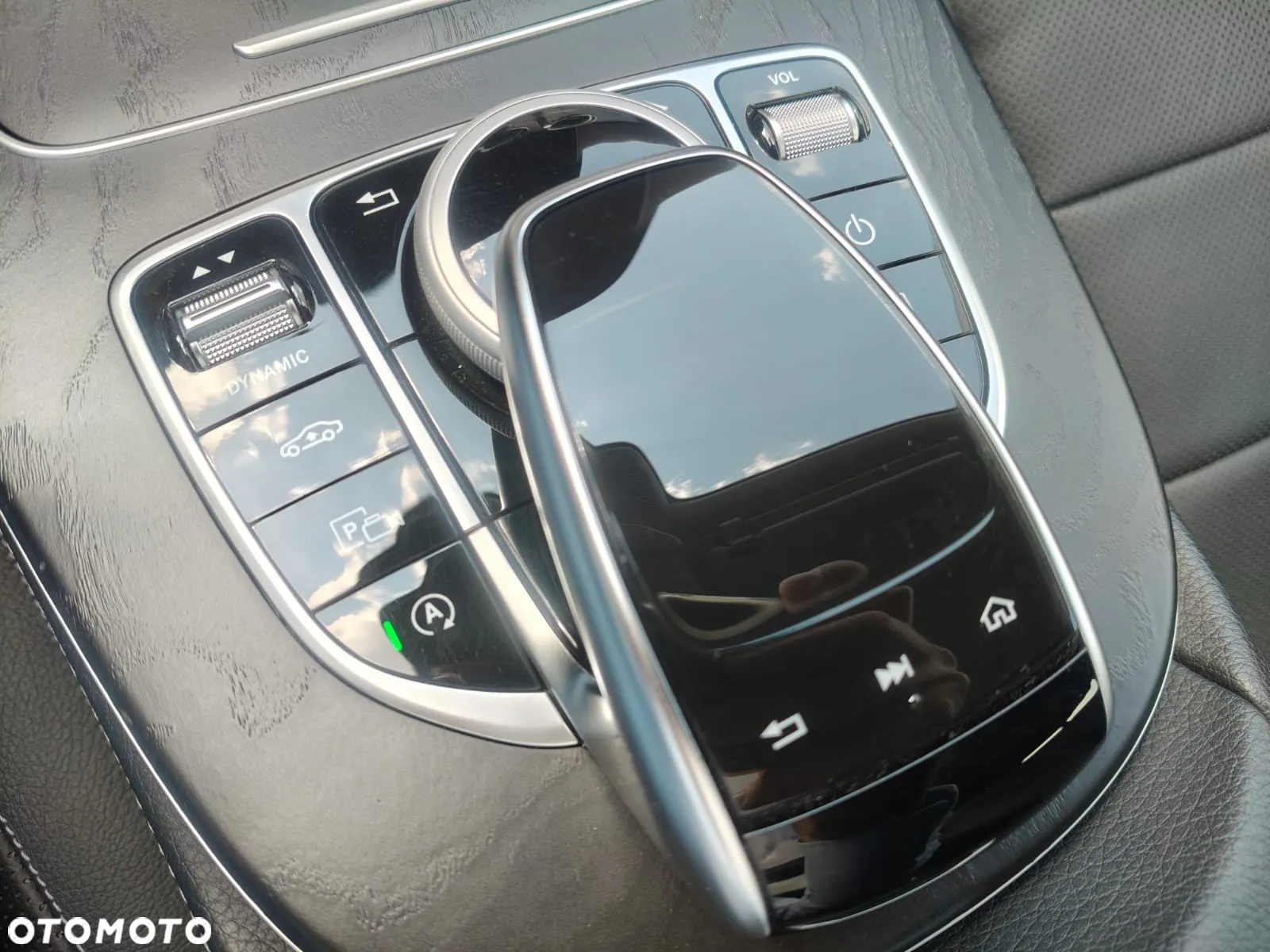 Mercedes-Benz Klasa E 400 d 4-Matic 9G-TRONIC - 34