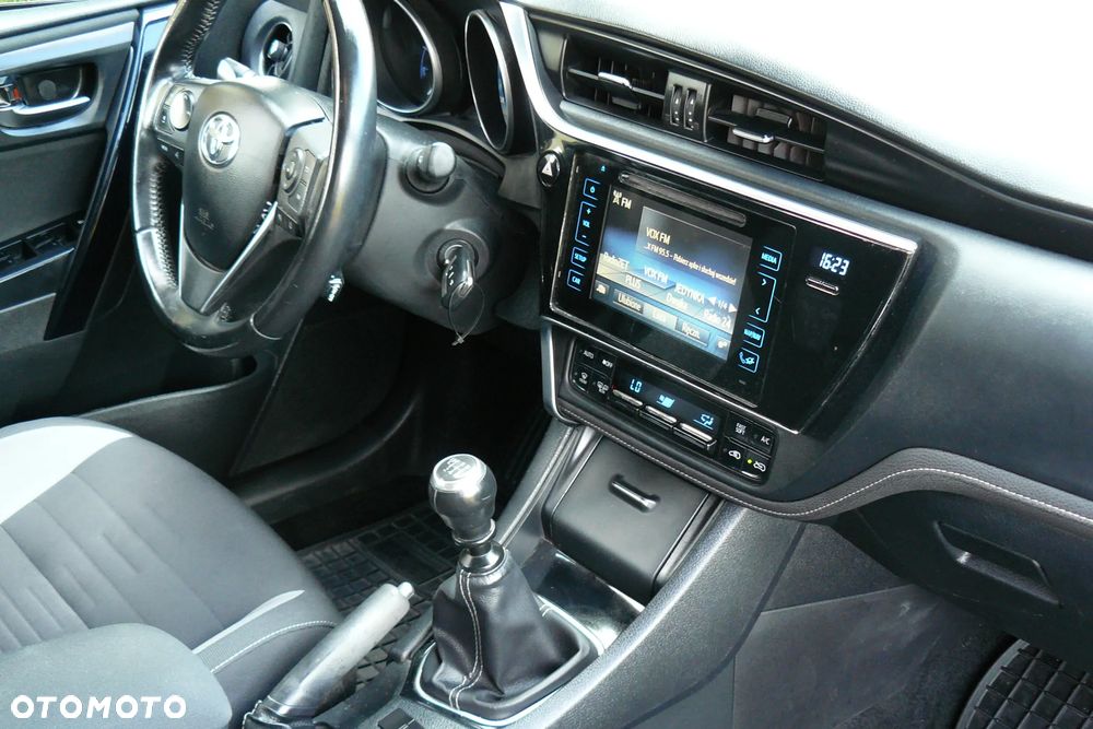 Toyota Auris 1.6 D-4D Design Edition - 31