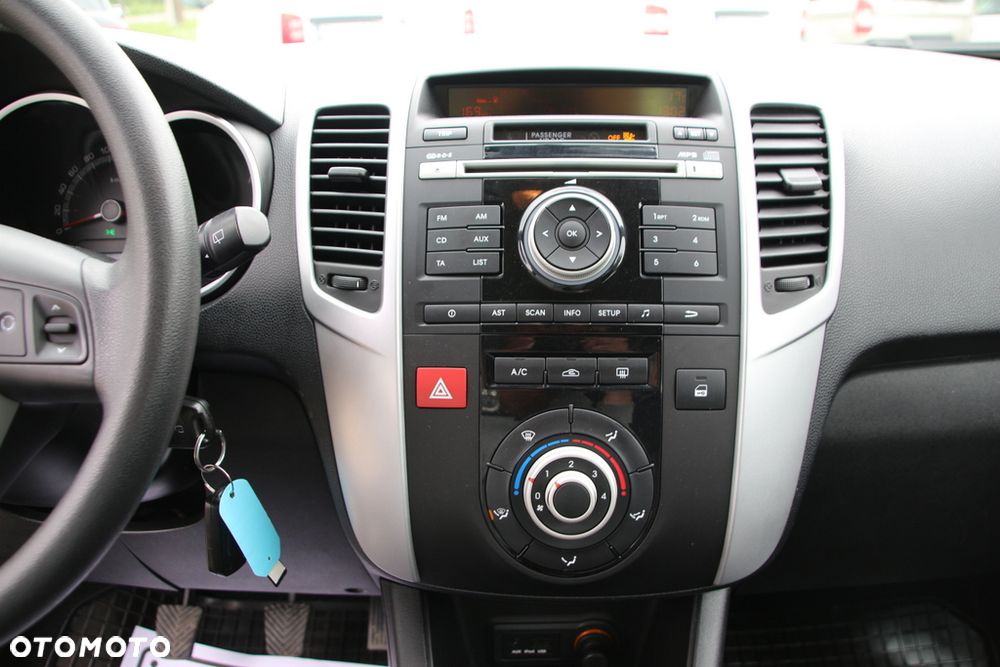 Kia Venga 1.4 CVVT Attract - 13