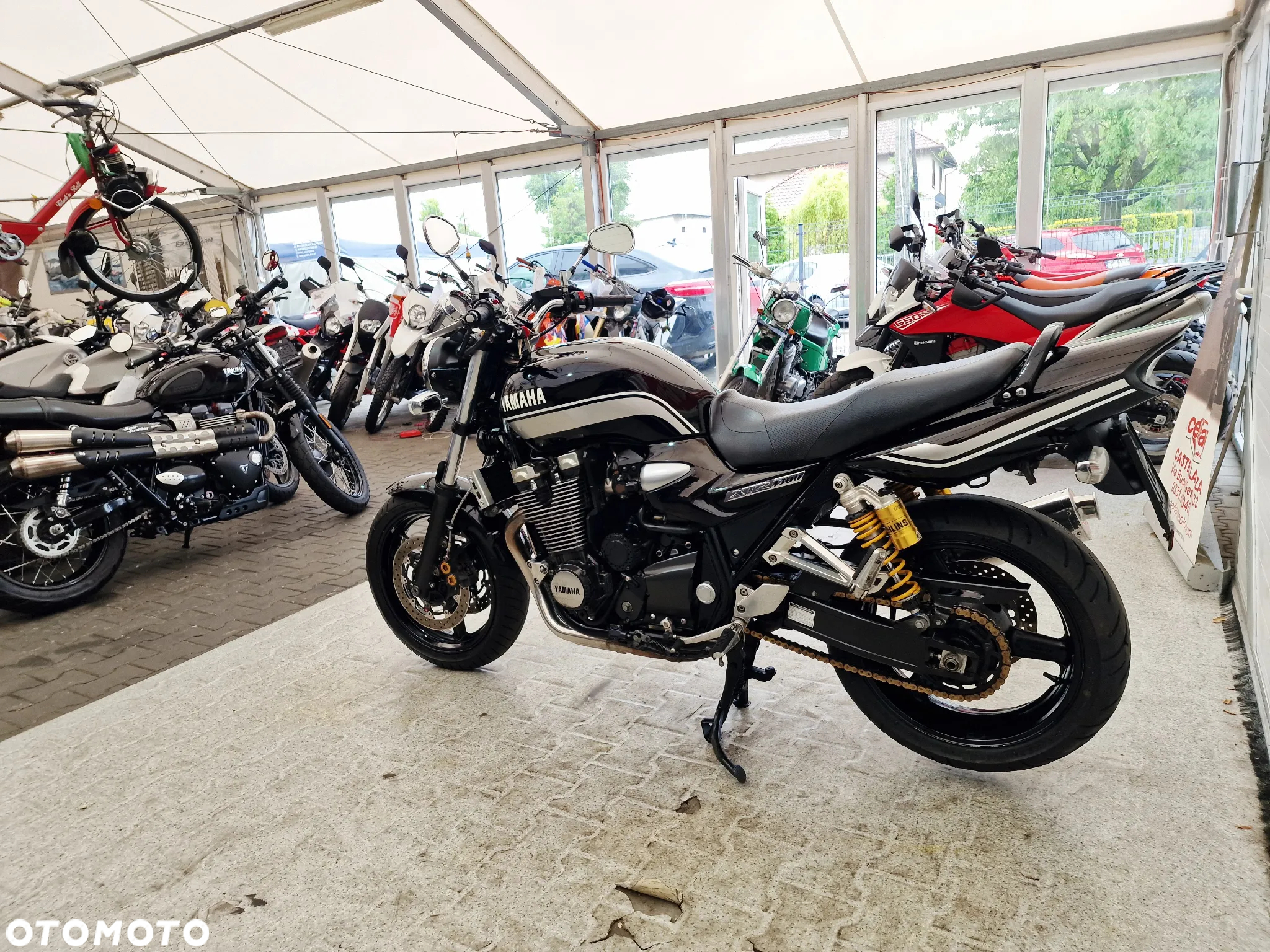 Yamaha XJR - 18