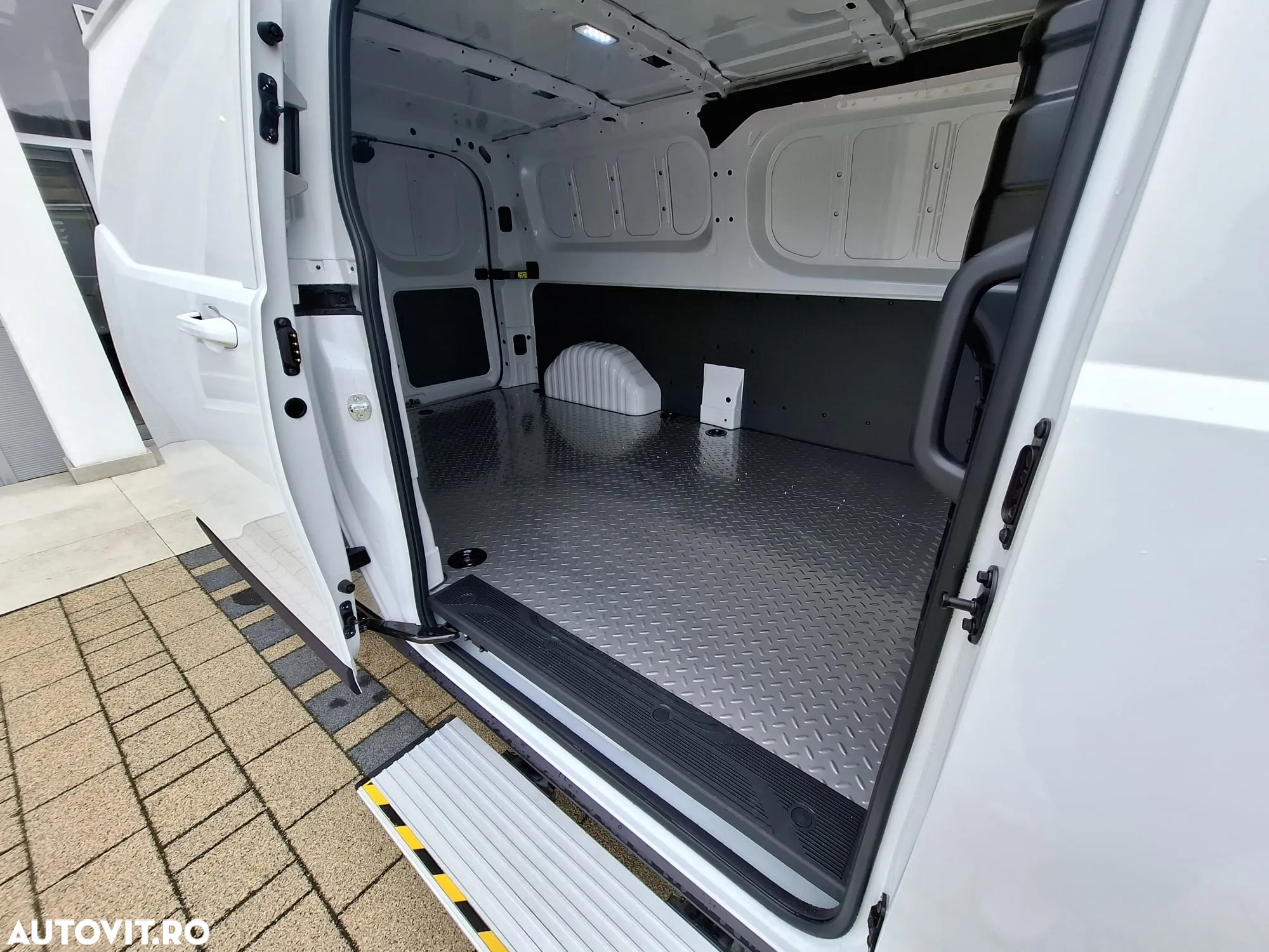 Maxus DELIVER7 - 25
