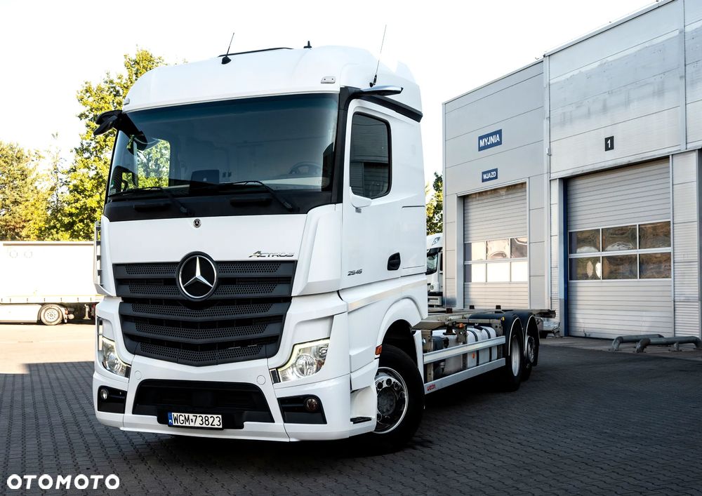 Mercedes-Benz ACTROS 2545 6X2 - 4