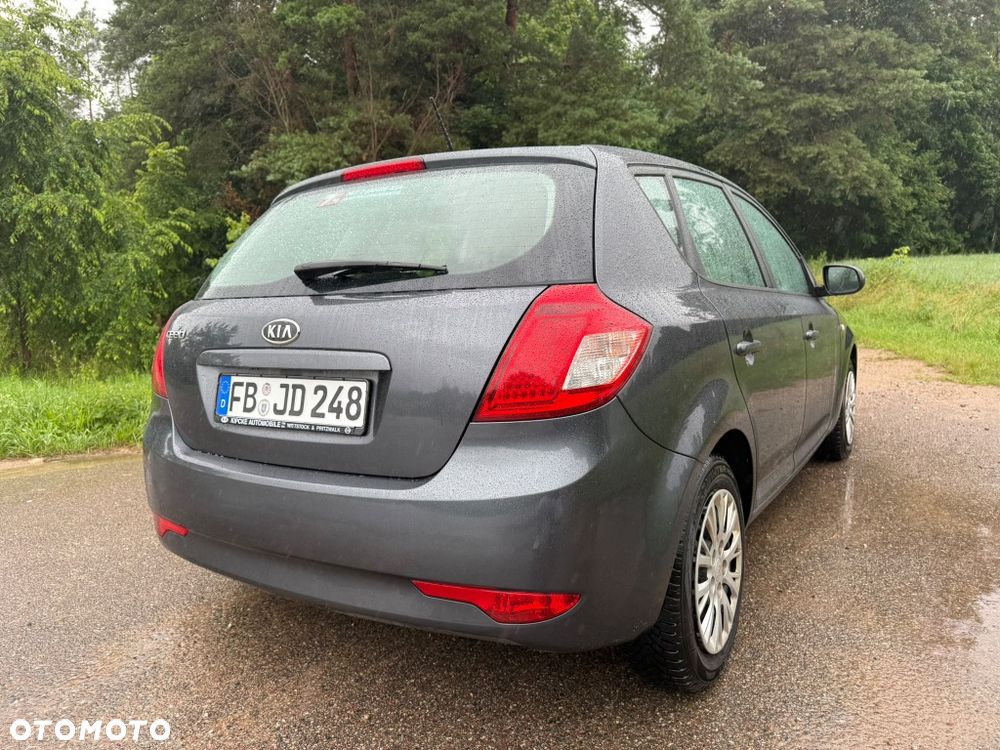 Kia Ceed - 6