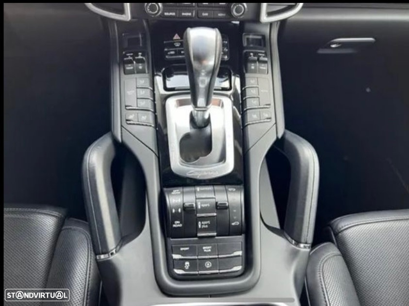 Porsche Cayenne Platinum Edition - 13