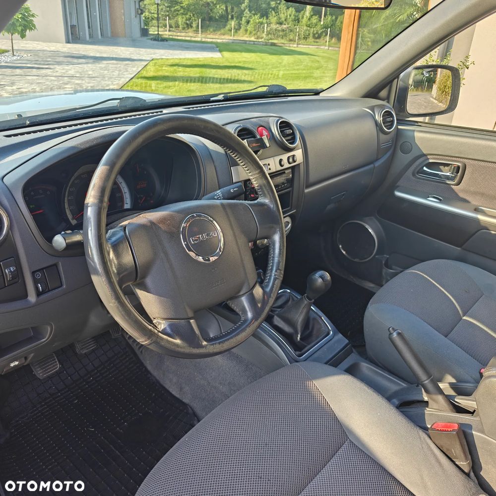 Isuzu D-Max 2.5d DC LS - 6