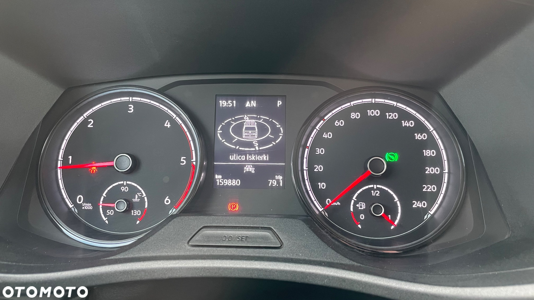 Volkswagen Caravelle - 8