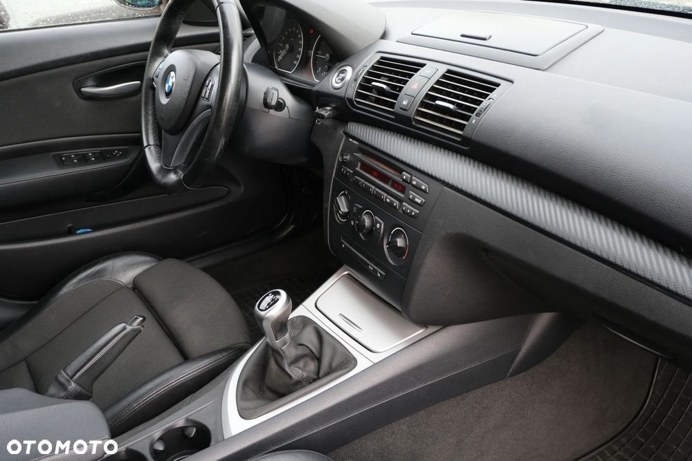 BMW Seria 1 118d - 24