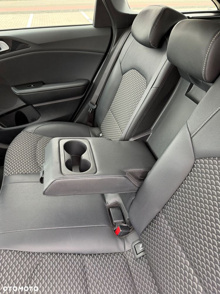 Kia Ceed 1.5 T-GDI Business Line - 10