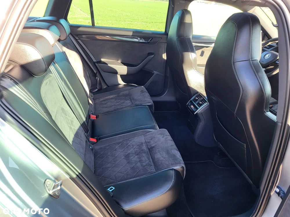 Skoda Superb 2.0 TDI Sportline DSG - 6