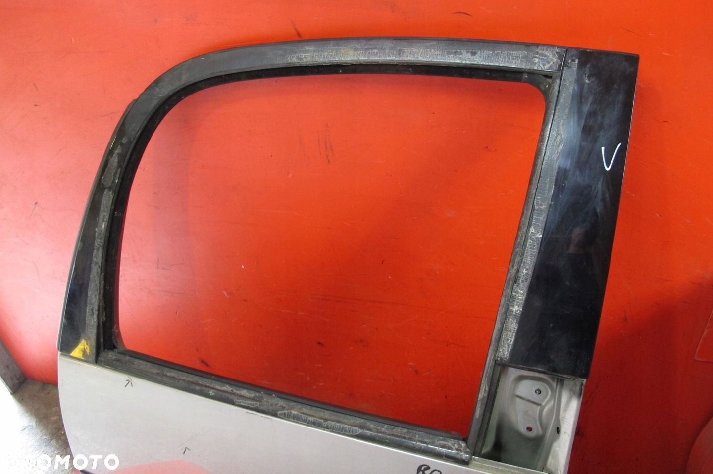 SKODA ROOMSTER 5J Praktik DRZWI LEWE TYŁ 9202 - 2
