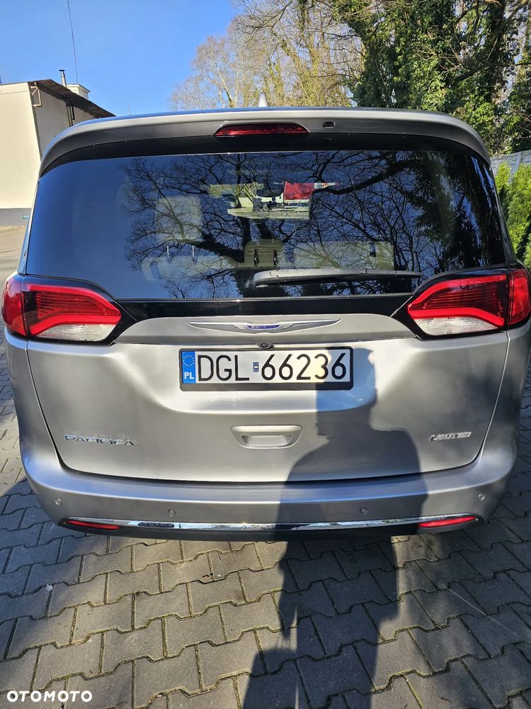Chrysler Pacifica - 3