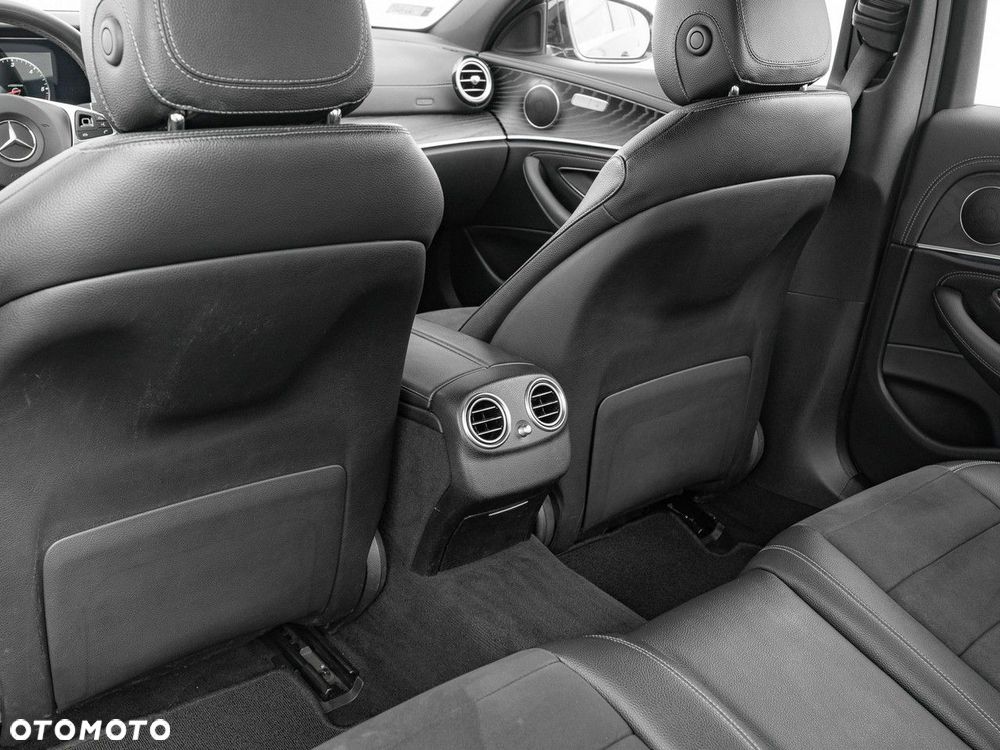 Mercedes-Benz Klasa E 350 d 4-Matic 9G-TRONIC - 28